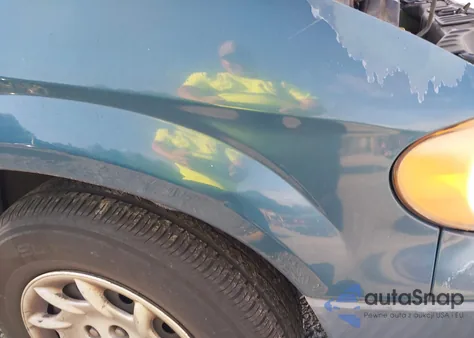 2002 Chrysler Voyager from USA, damaged, VIN 1C4GJ25352B696856